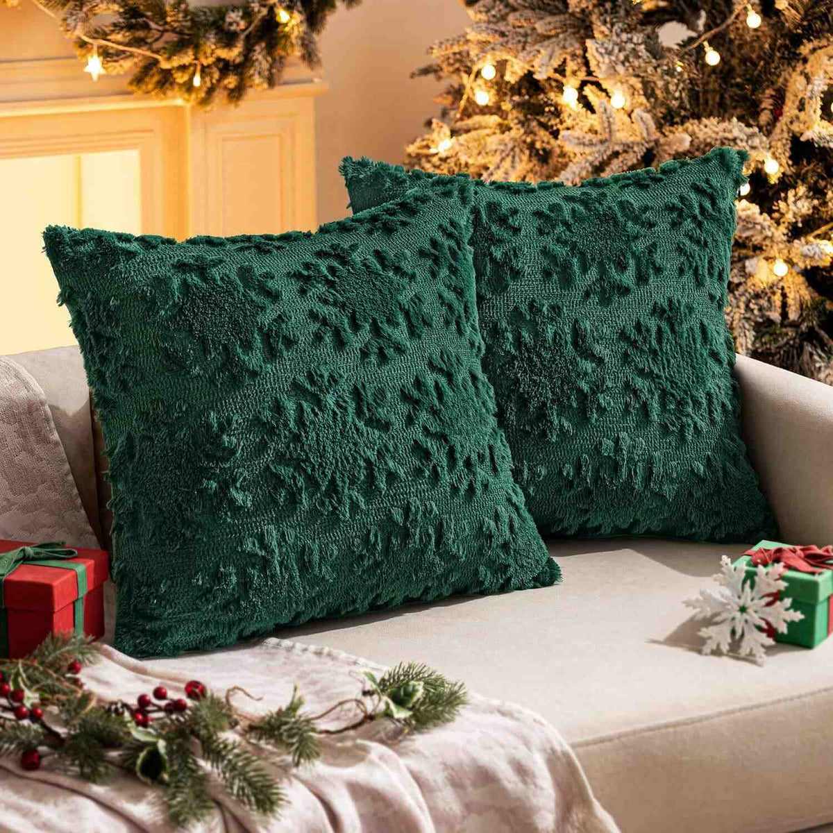 Christmas Solid Snowflake Pillow Covers Green 20x20-inch